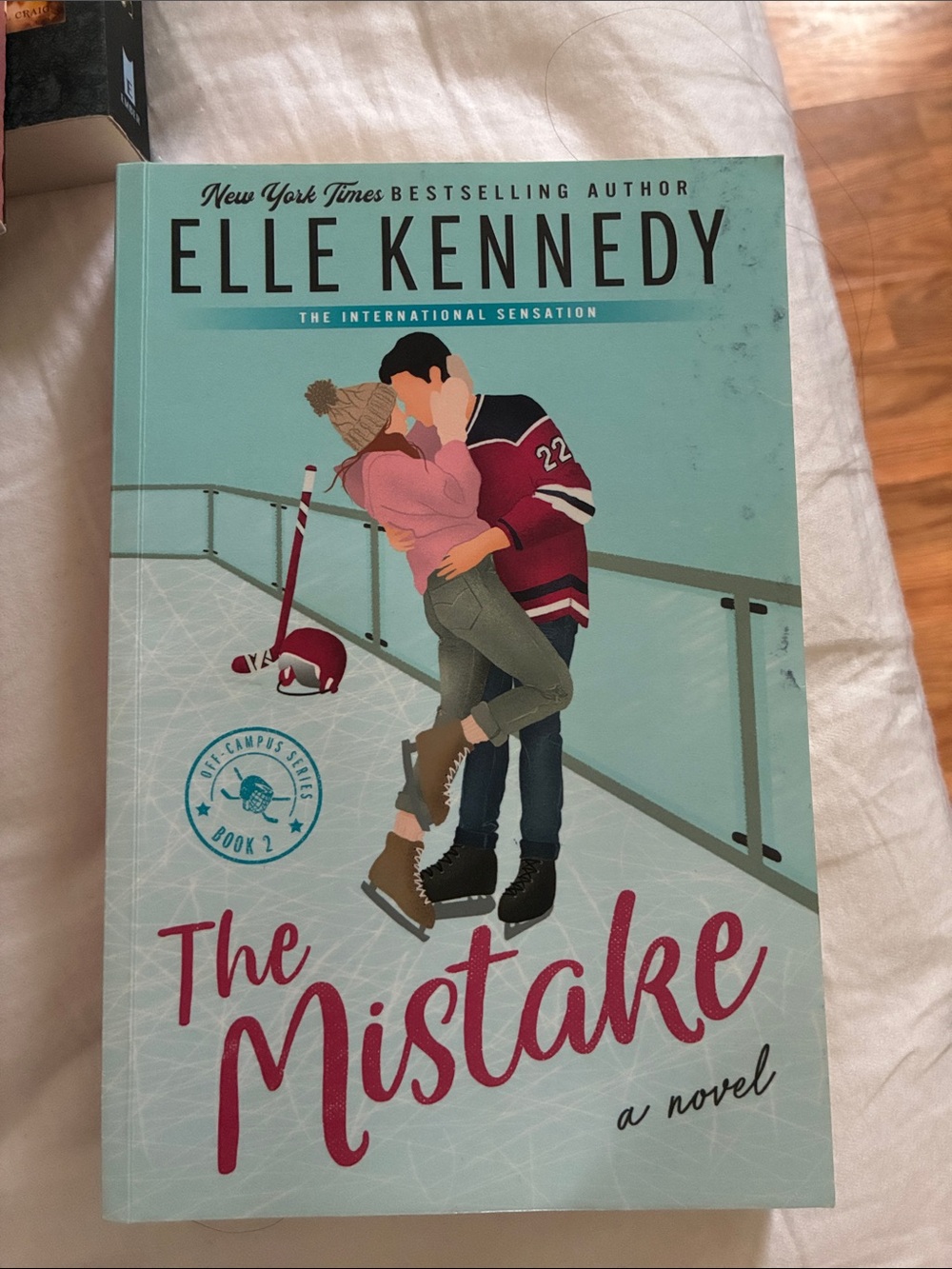 Elle Kennedy "The Mistake" Paperback